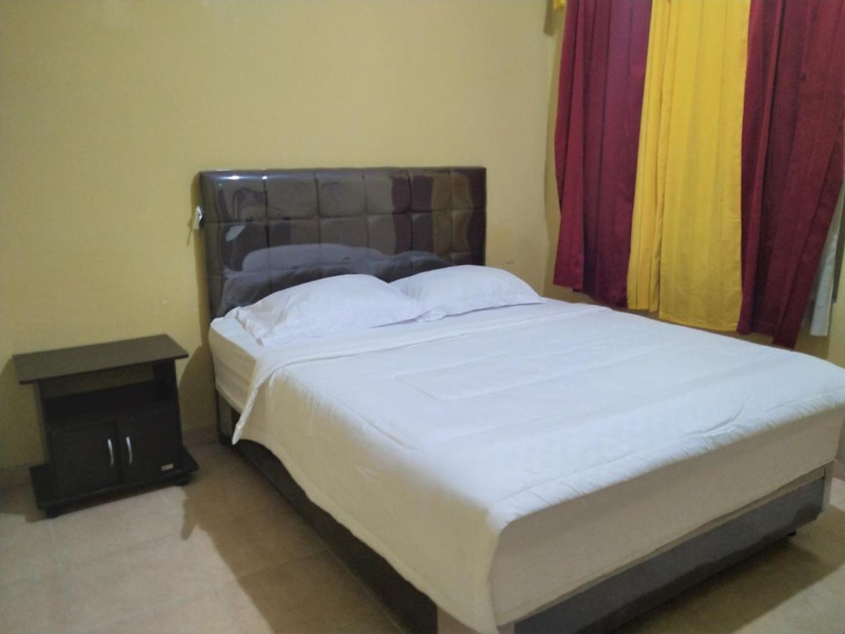 Hotel Pekalongan Syariah Mitra Reddoorz Exterior foto