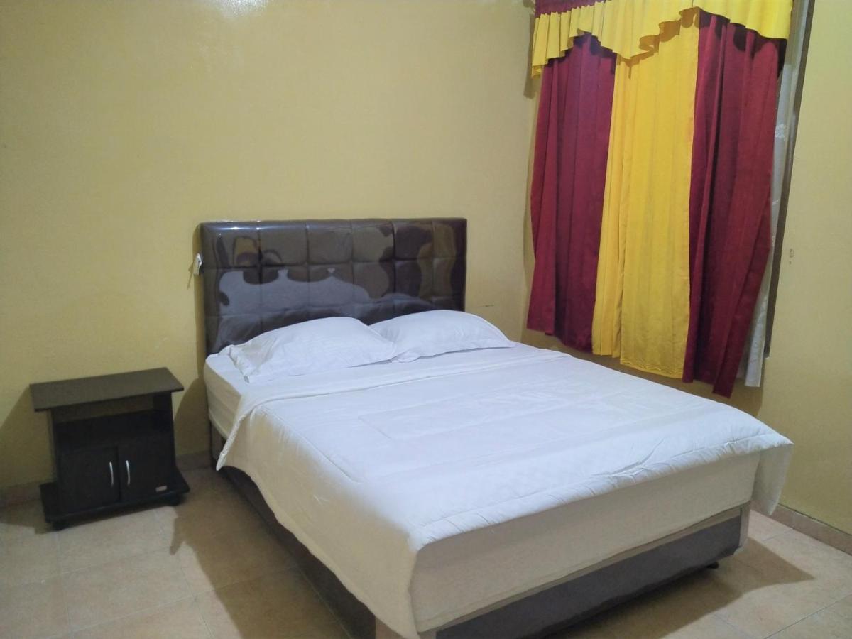 Hotel Pekalongan Syariah Mitra Reddoorz Exterior foto
