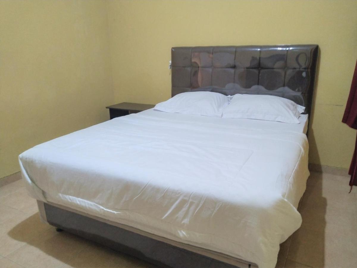 Hotel Pekalongan Syariah Mitra Reddoorz Exterior foto