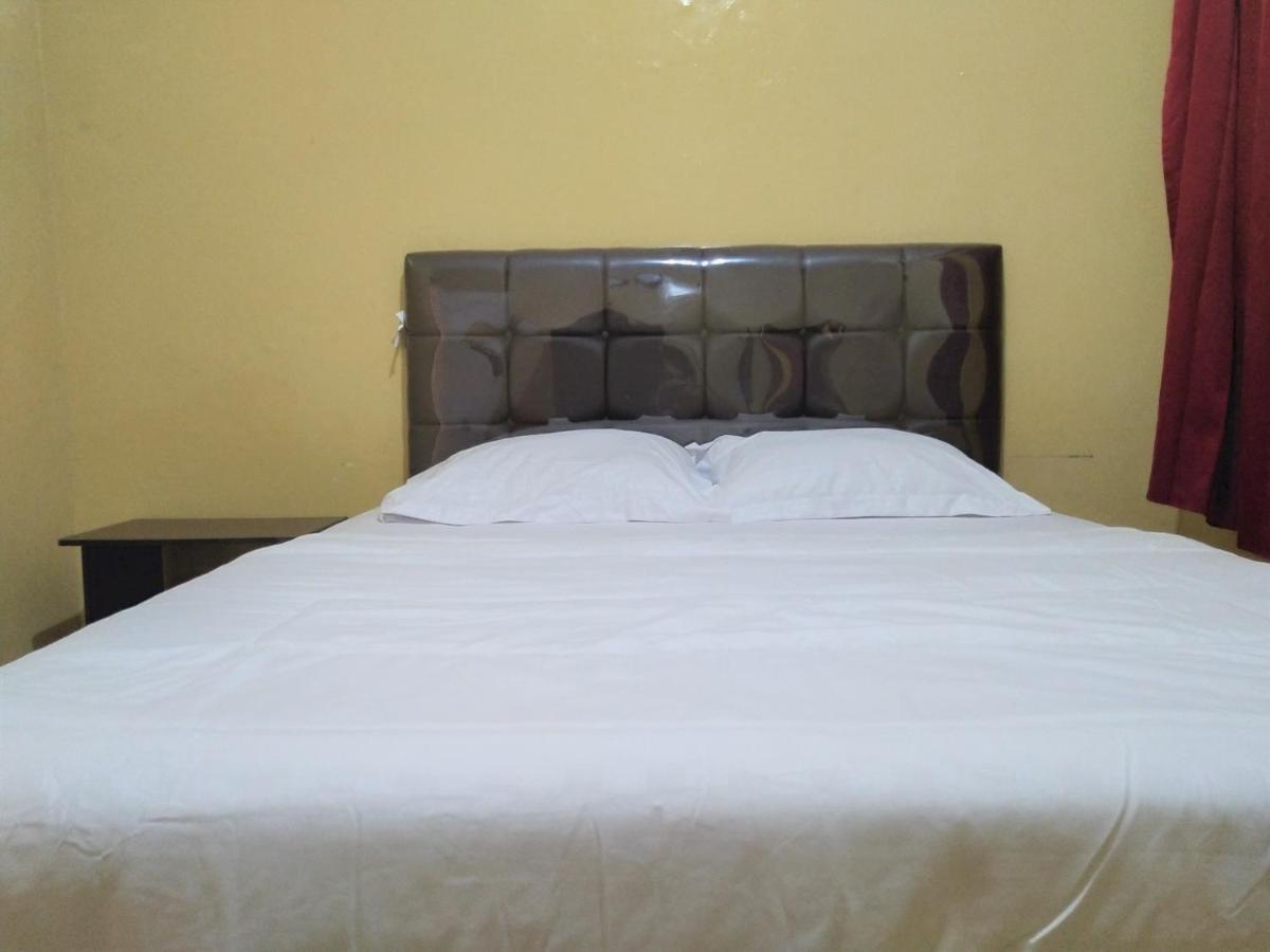 Hotel Pekalongan Syariah Mitra Reddoorz Exterior foto