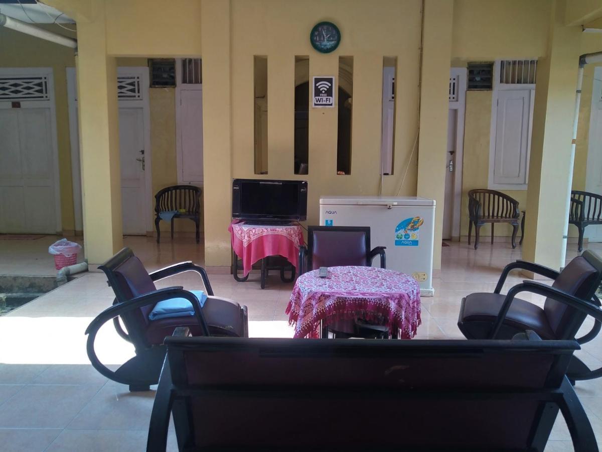 Hotel Pekalongan Syariah Mitra Reddoorz Exterior foto
