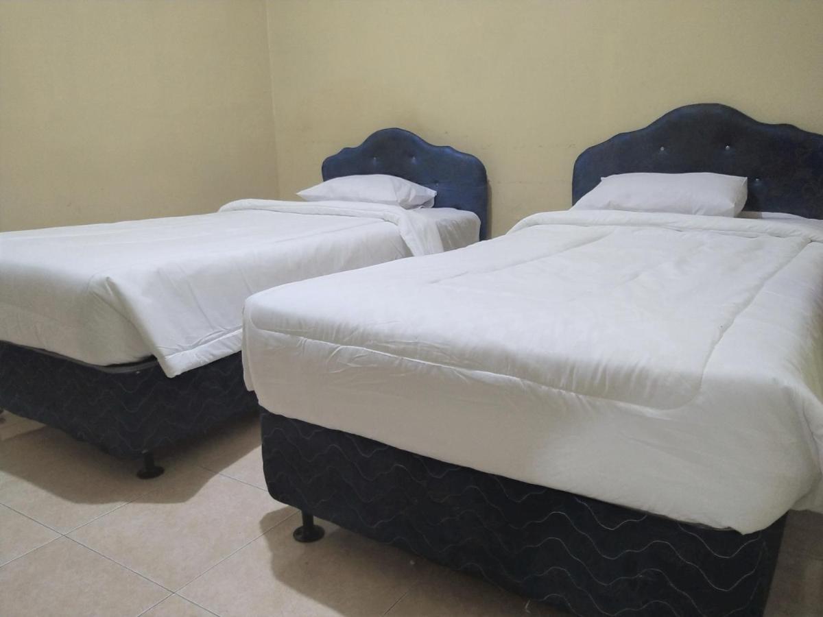 Hotel Pekalongan Syariah Mitra Reddoorz Exterior foto