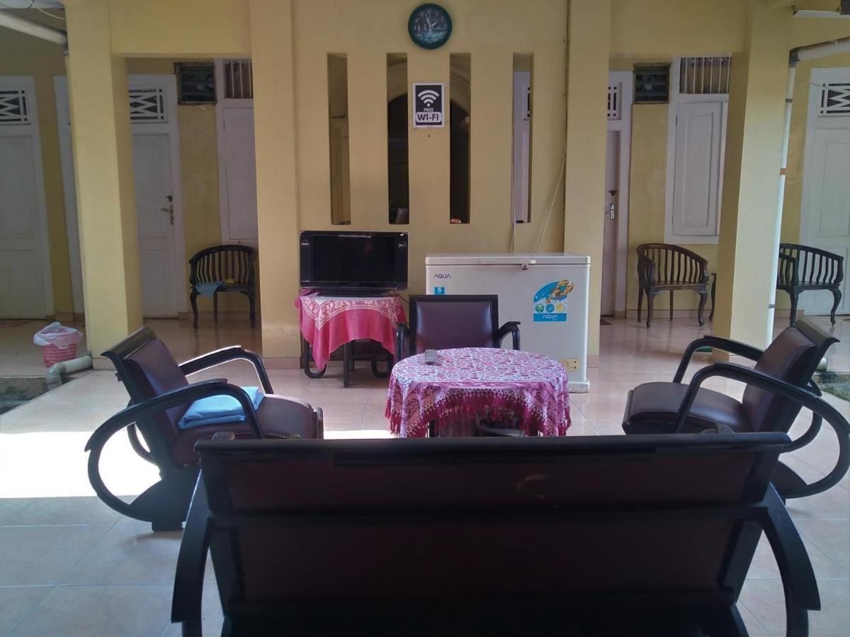 Hotel Pekalongan Syariah Mitra Reddoorz Exterior foto
